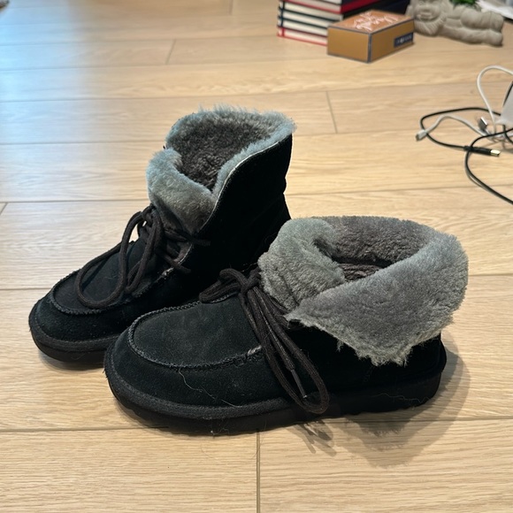 Black Ugg ankle boots - Picture 1 of 8